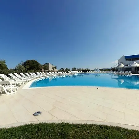 منتزه العطل Cala Longa