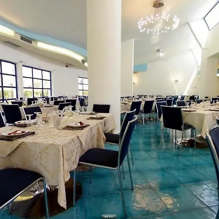 منتزه العطل Cala Longa *