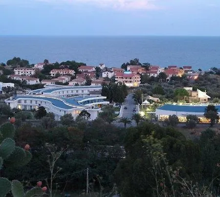 Cala Longa Montauro