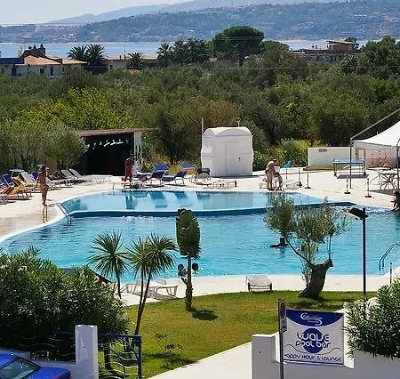 منتزه العطل Cala Longa Montauro