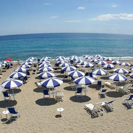 Cala Longa Montauro