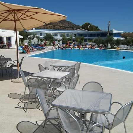 منتزه العطل Cala Longa Montauro